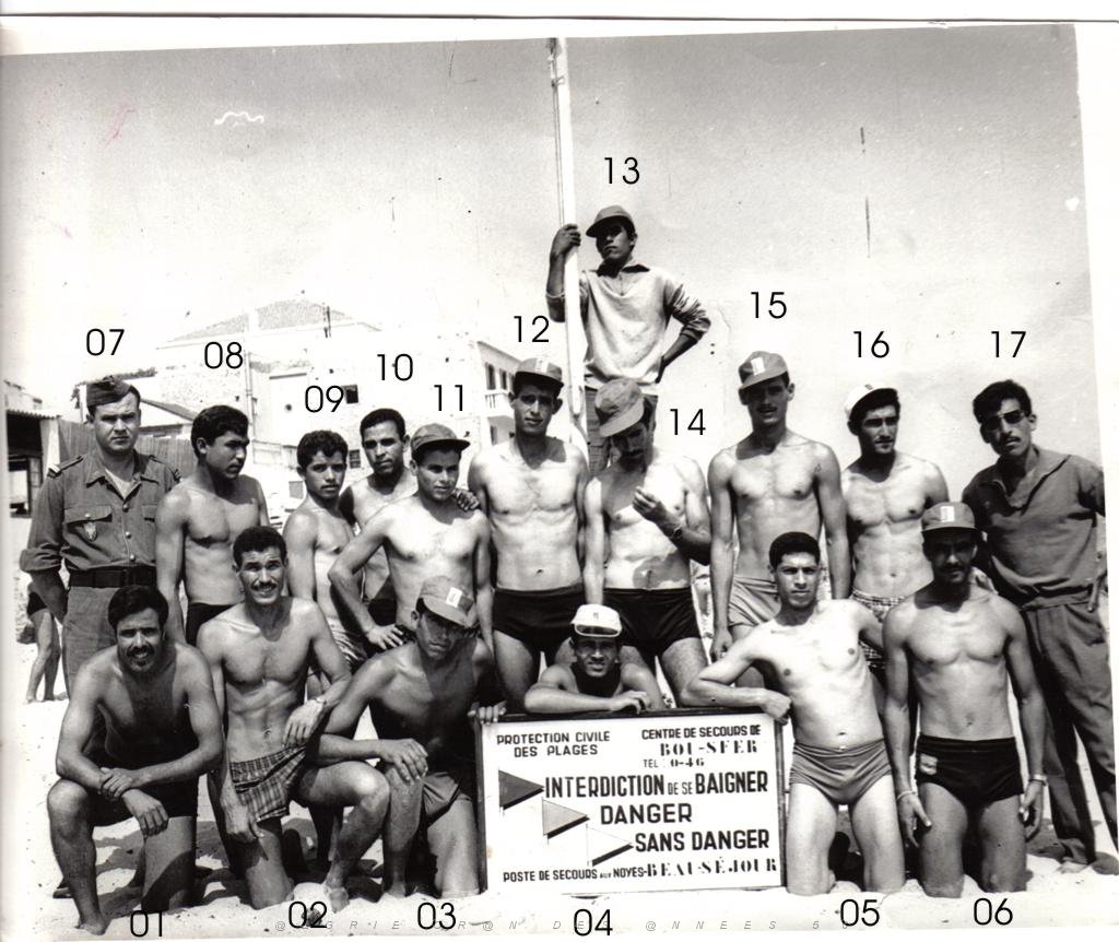 BOU SFER LES SECOURS 003 L EQUIPE DE SURVEILLANCE DES PLAGES.JPG